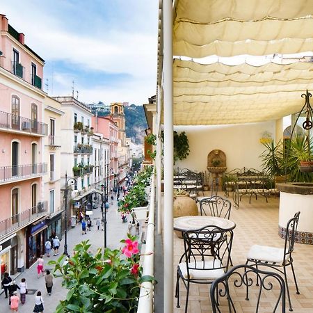 Hotel Del Corso ซอร์เรนโต ภายนอก รูปภาพ
