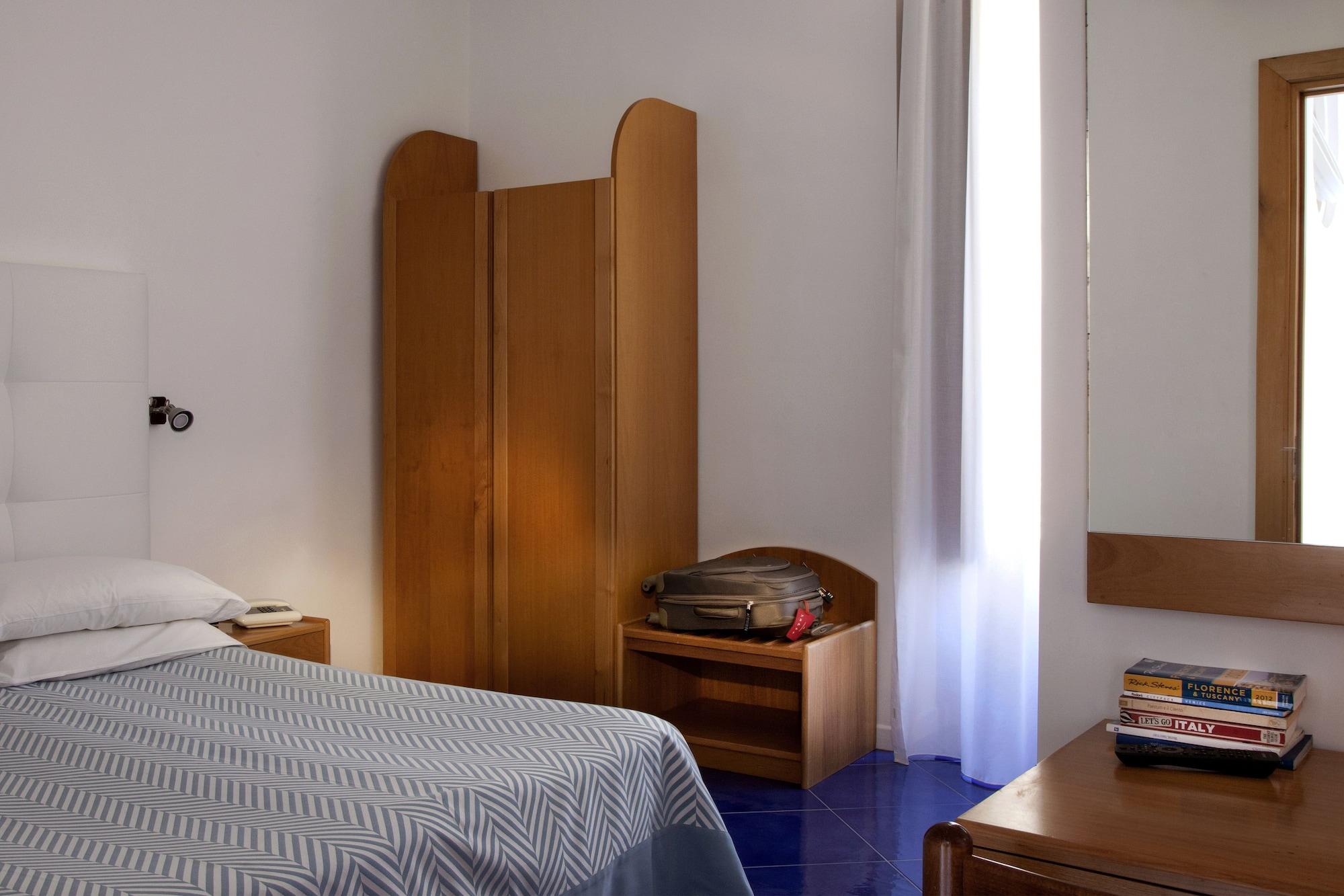 Hotel Del Corso ซอร์เรนโต ภายนอก รูปภาพ