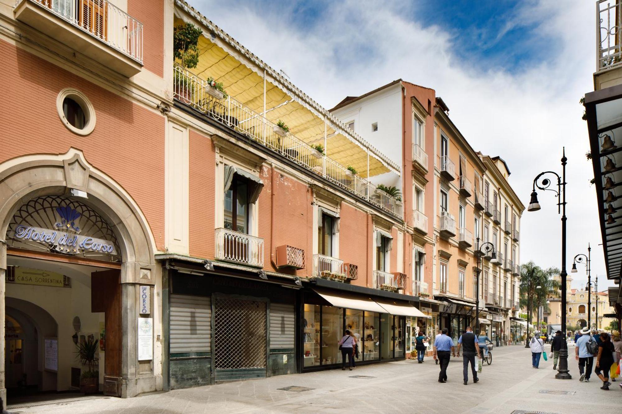Hotel Del Corso ซอร์เรนโต ภายนอก รูปภาพ