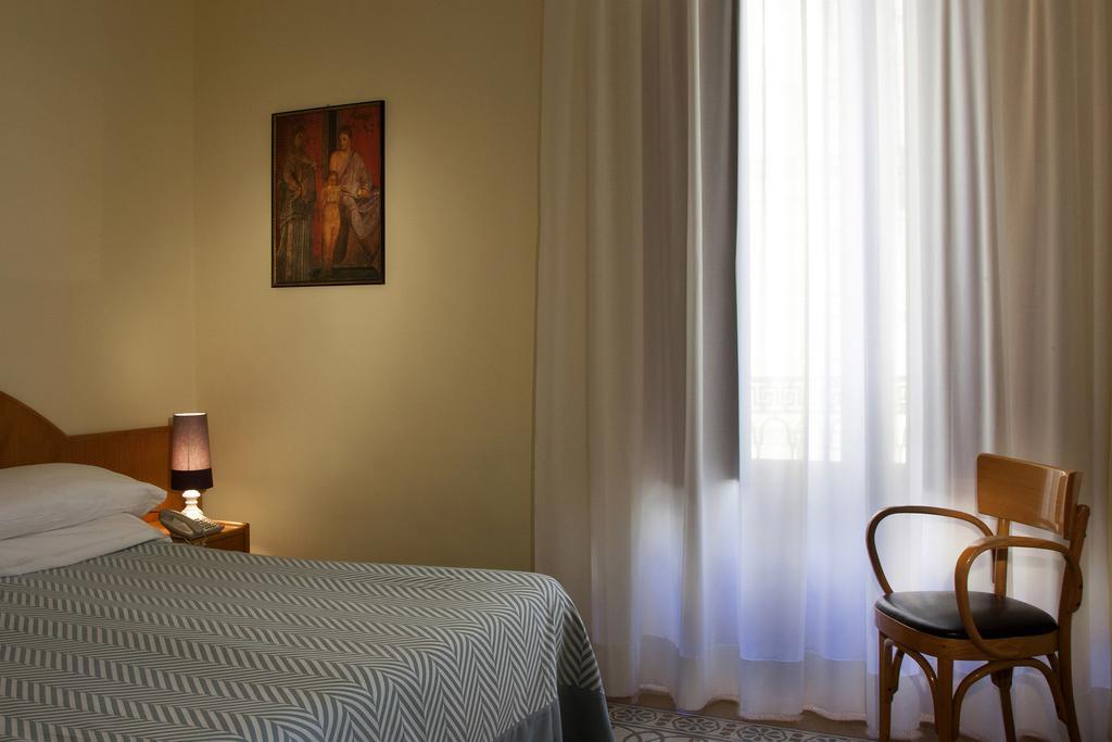 Hotel Del Corso ซอร์เรนโต ภายนอก รูปภาพ