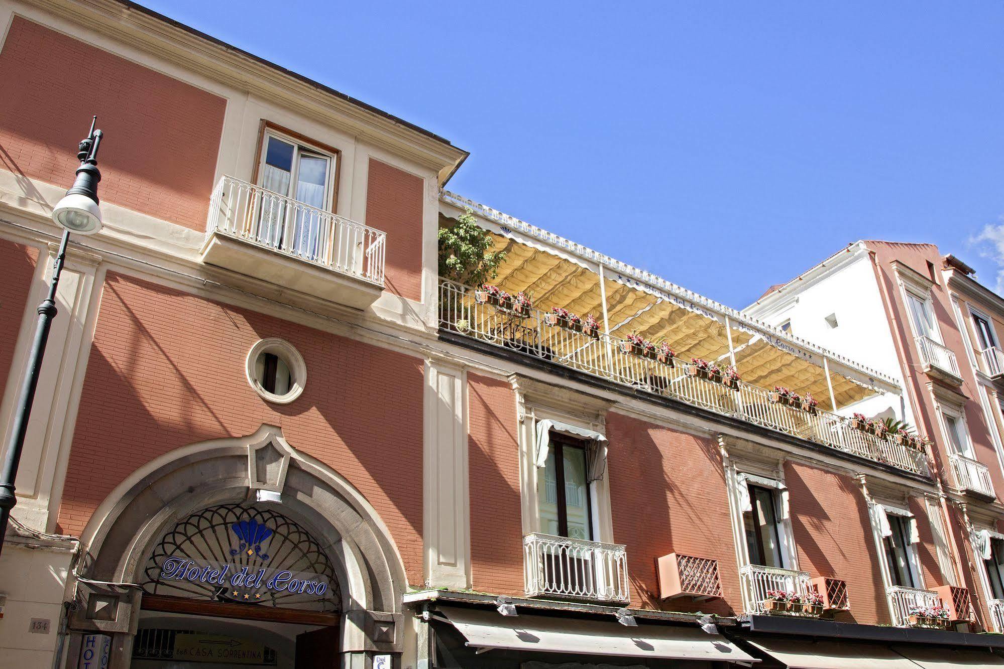 Hotel Del Corso ซอร์เรนโต ภายนอก รูปภาพ