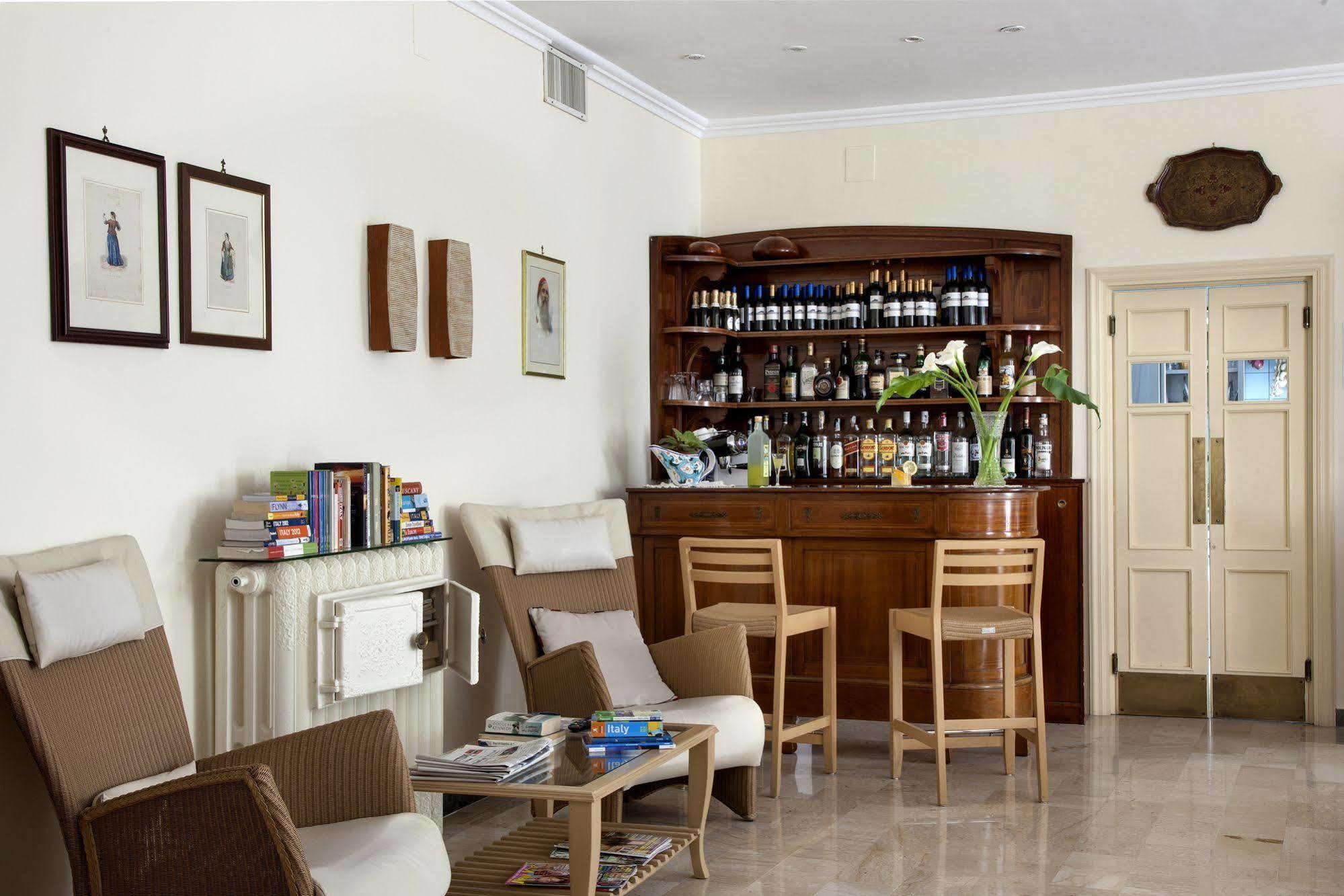 Hotel Del Corso ซอร์เรนโต ภายนอก รูปภาพ