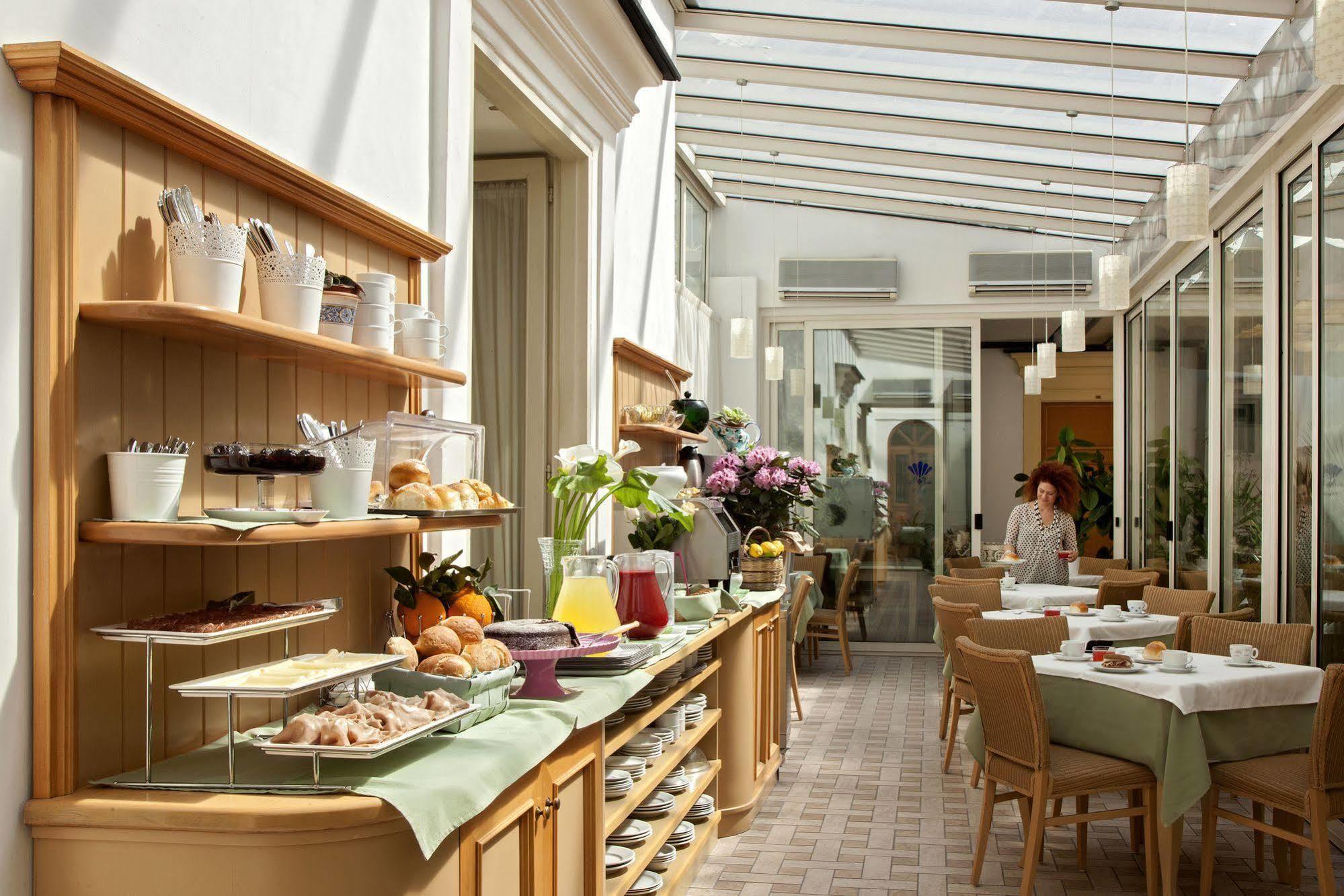 Hotel Del Corso ซอร์เรนโต ภายนอก รูปภาพ