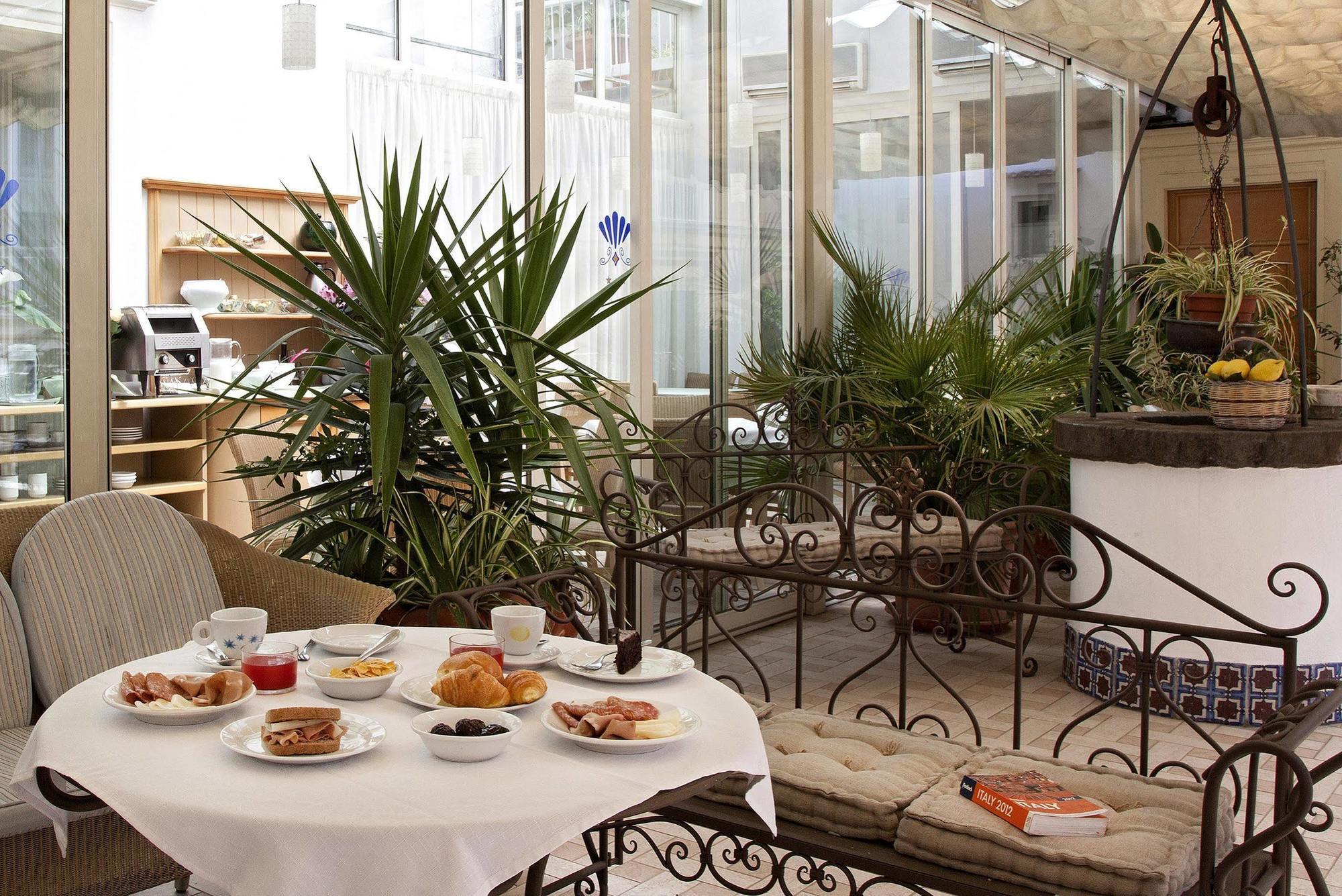 Hotel Del Corso ซอร์เรนโต ภายนอก รูปภาพ