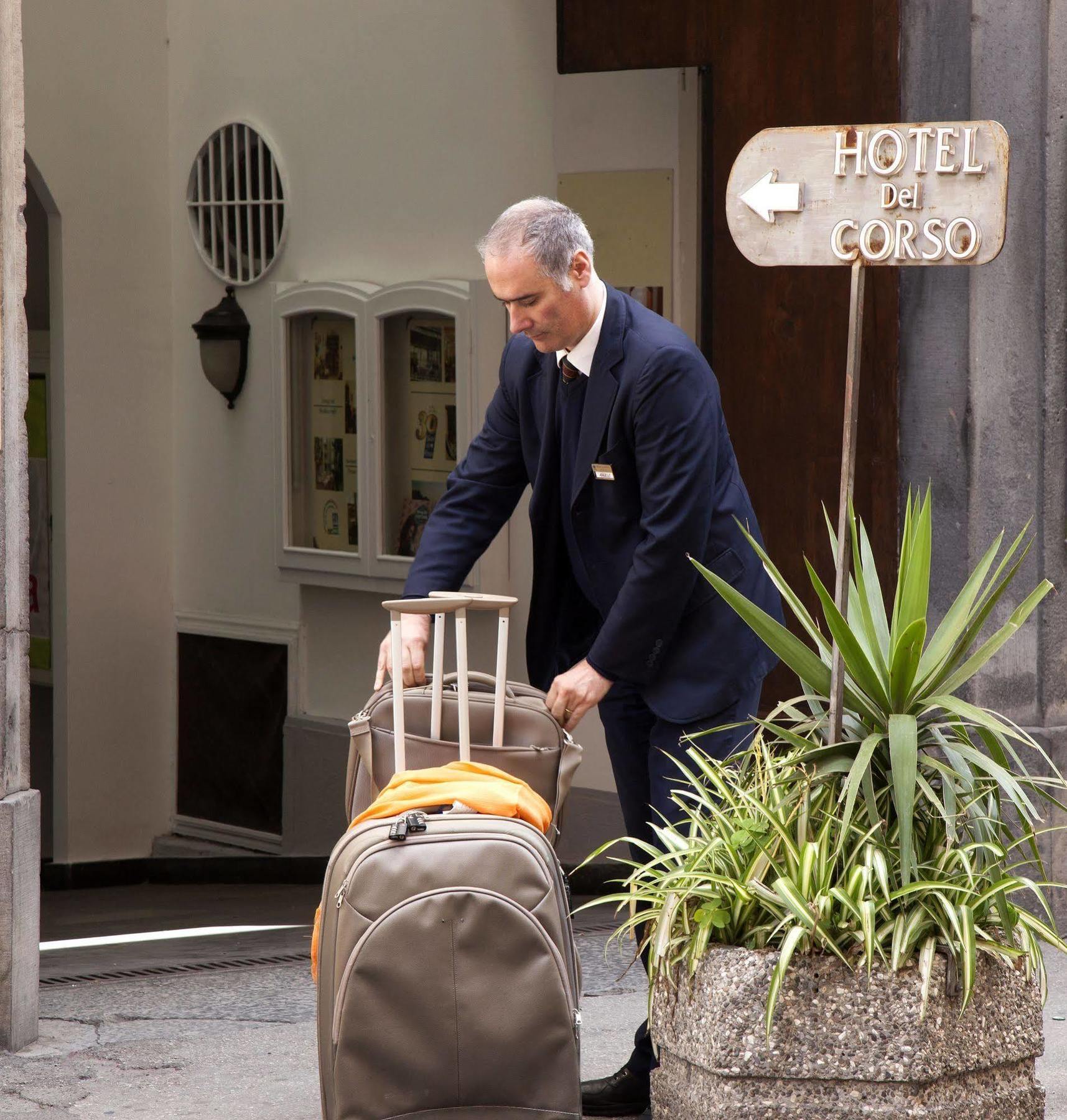 Hotel Del Corso ซอร์เรนโต ภายนอก รูปภาพ