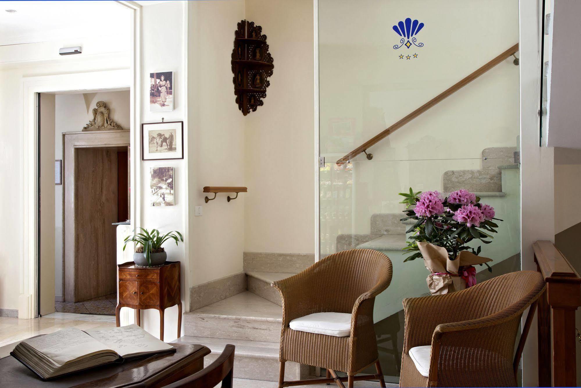 Hotel Del Corso ซอร์เรนโต ภายนอก รูปภาพ