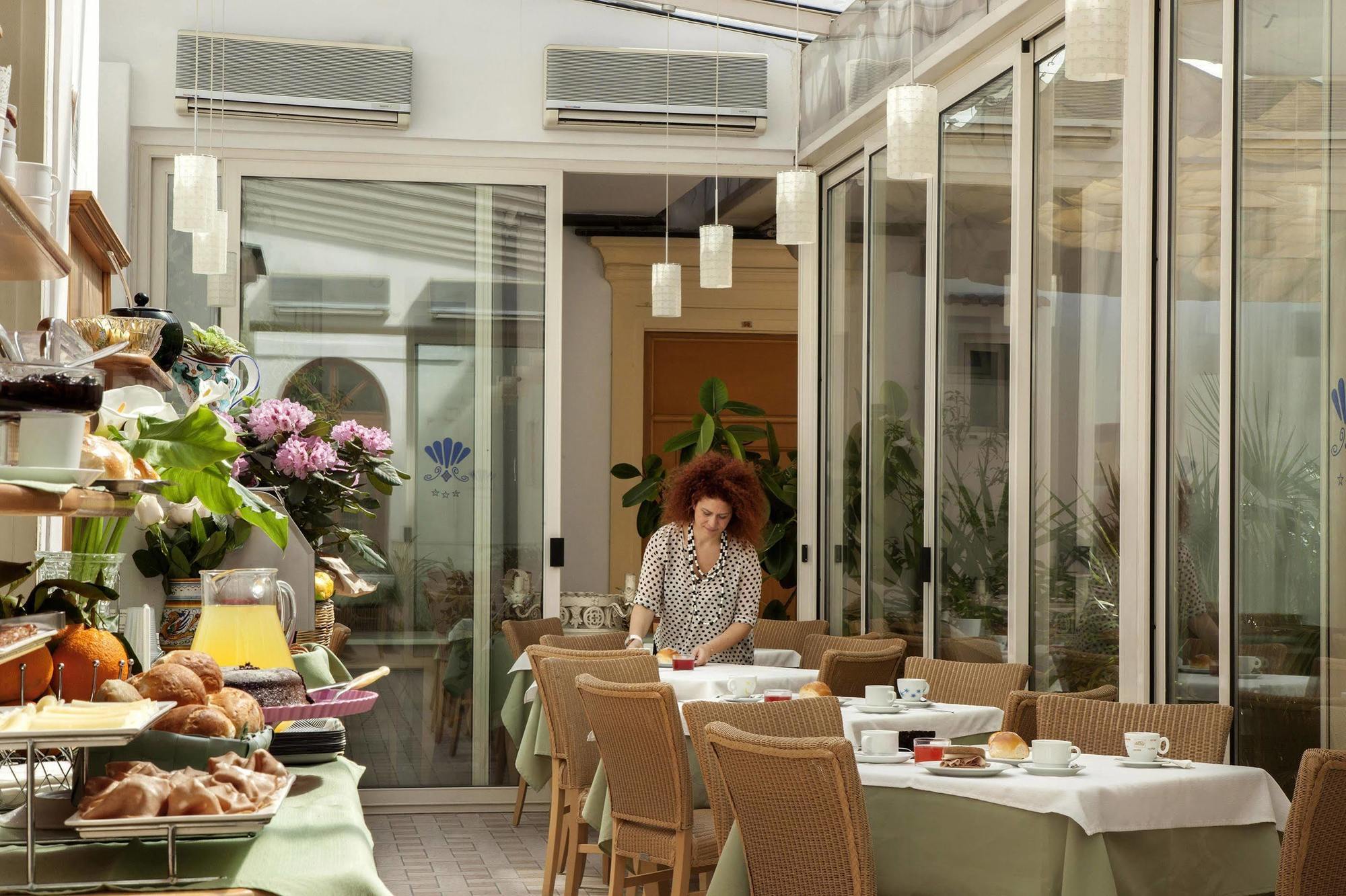 Hotel Del Corso ซอร์เรนโต ภายนอก รูปภาพ