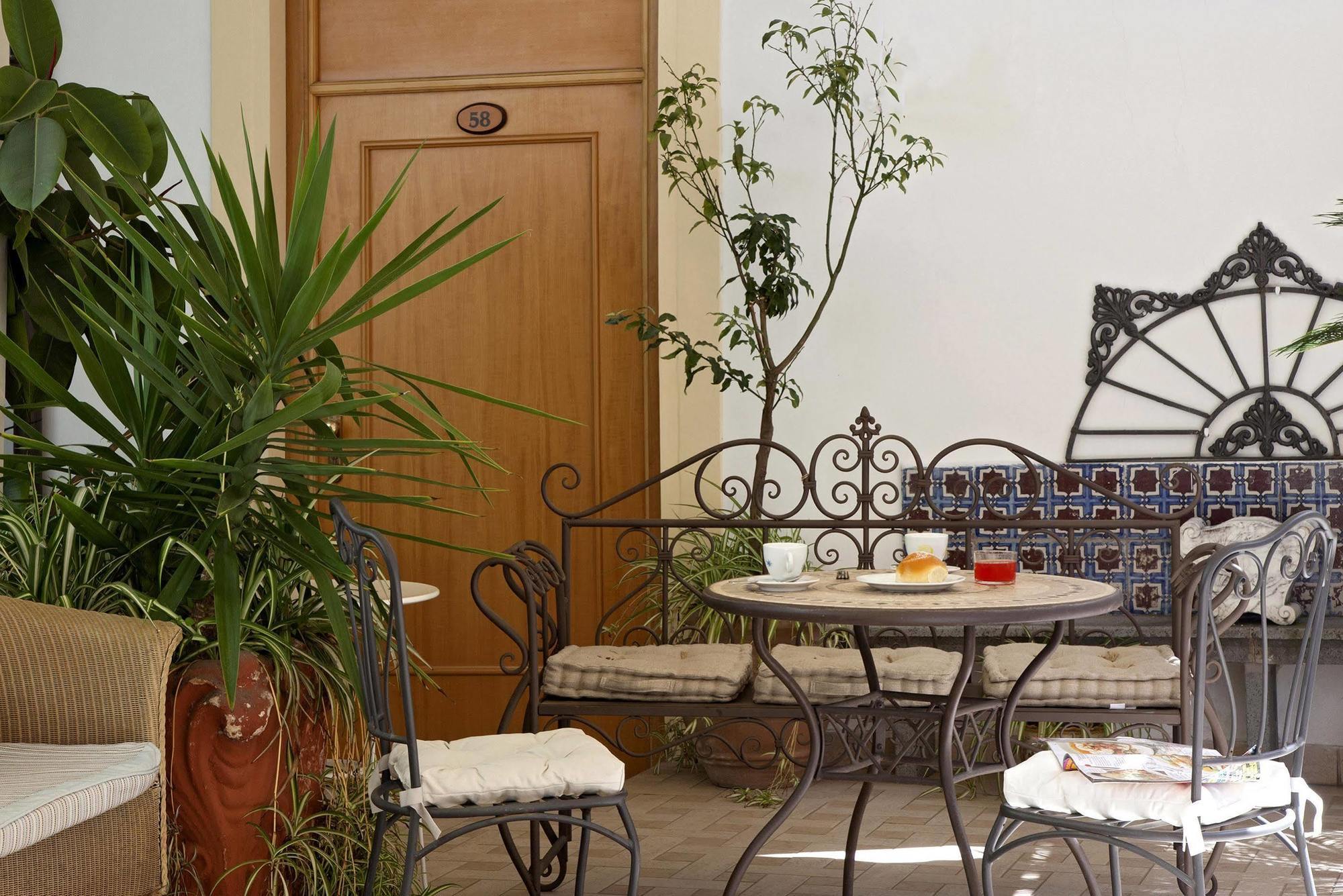 Hotel Del Corso ซอร์เรนโต ภายนอก รูปภาพ